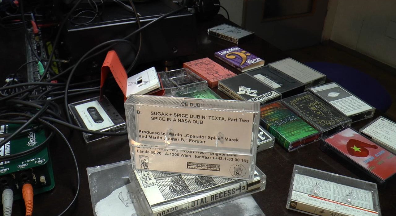 Video: Fadimat105 Tapeshow #2 at Radio Fro
