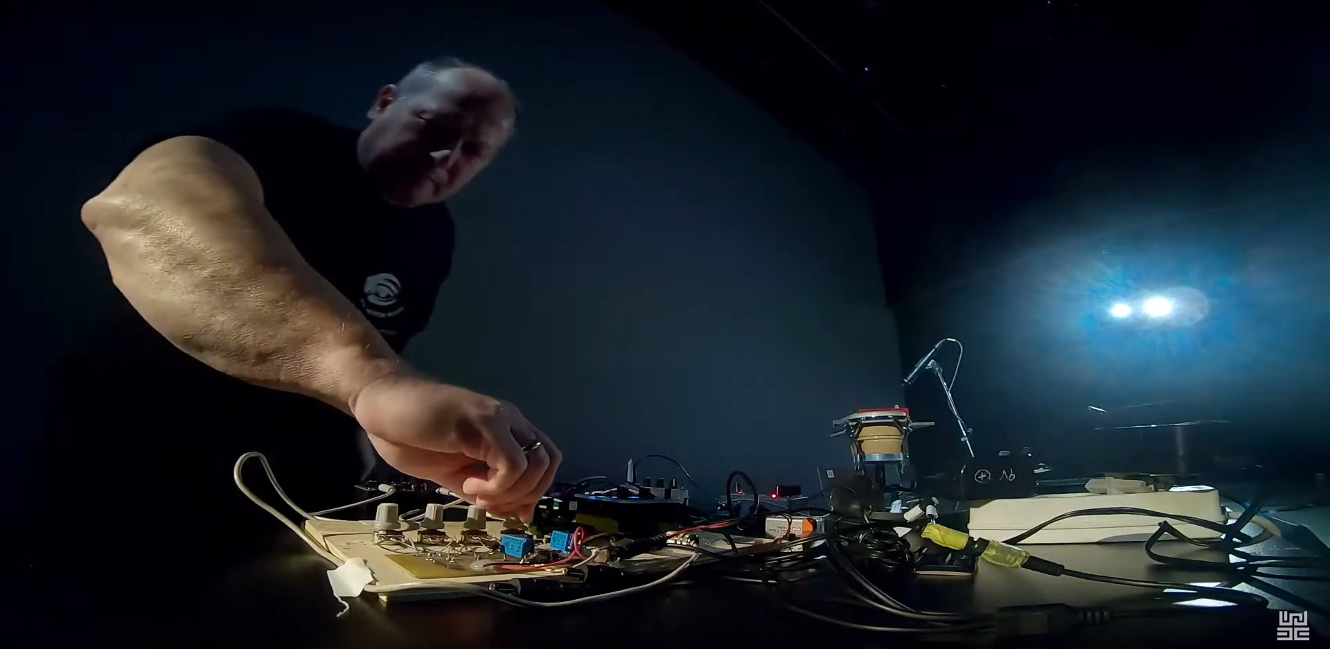 Video: drkmbnt live at Home Delivery at Deep Space