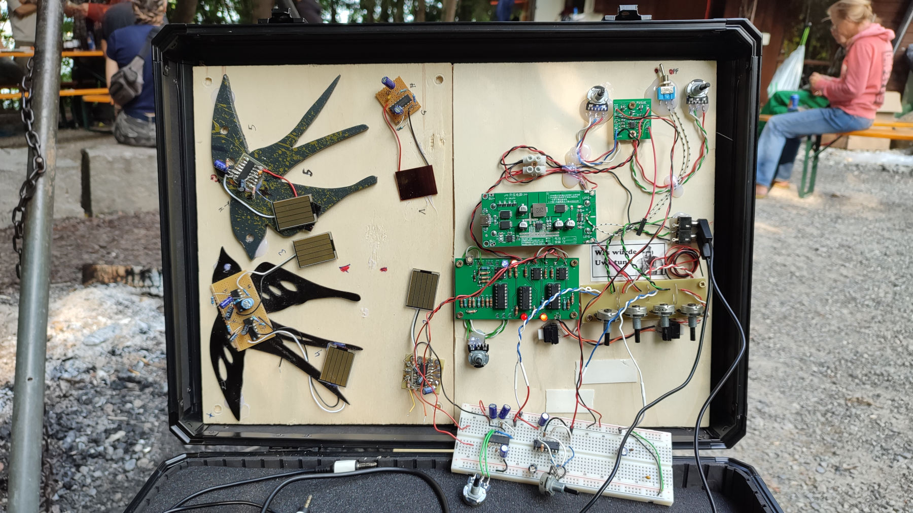 DeadBatteryMusic for SchrägeStunde at Home Made 2025