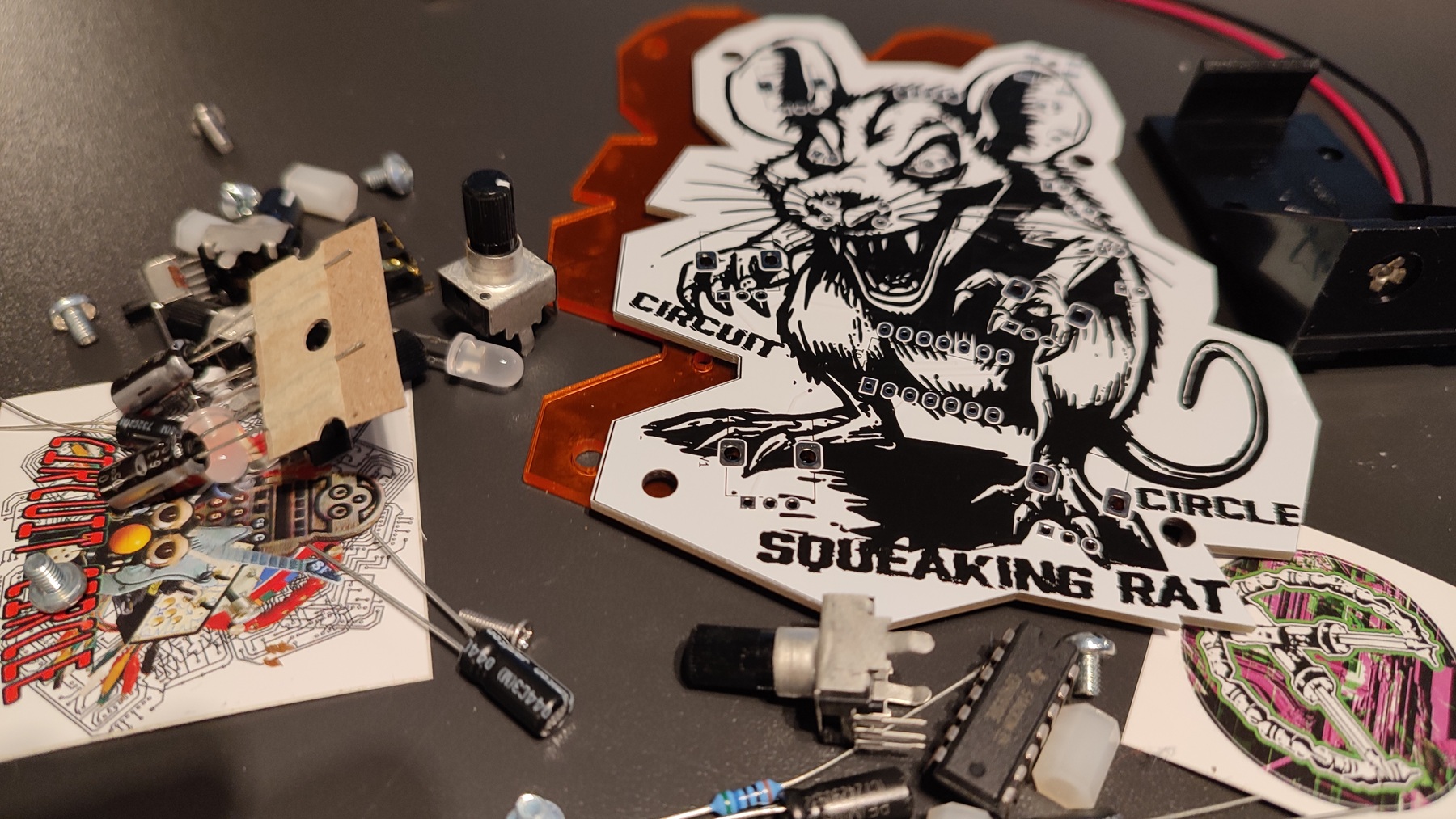 X-Mas Soldering: Squeaking Rat!